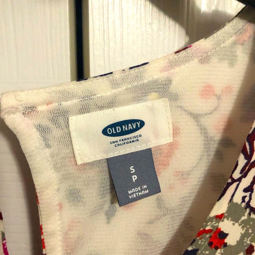 Old Navy floral dress 3/4 length sleeves - Picture 2 of 3